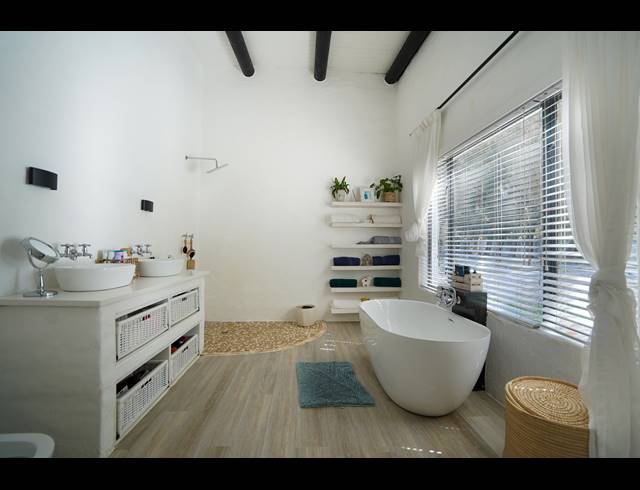 5 BEDROOM HOUSE FOR SALE IN MORNING STAR